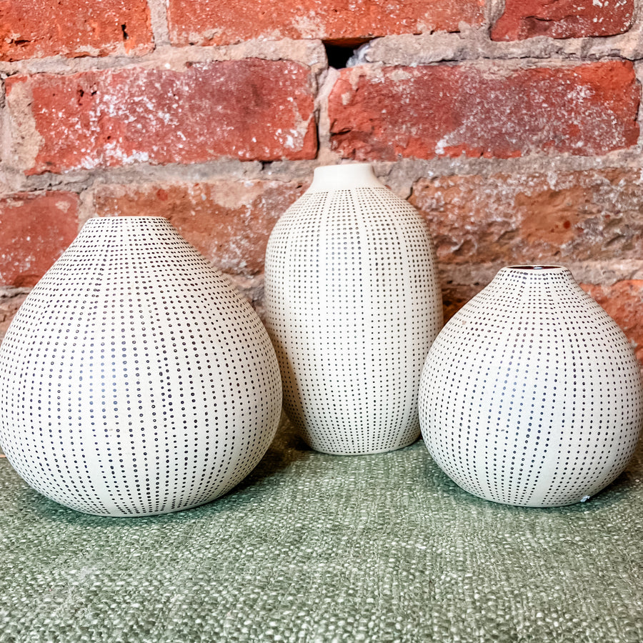 Black/Cream Stoneware Textured Vase