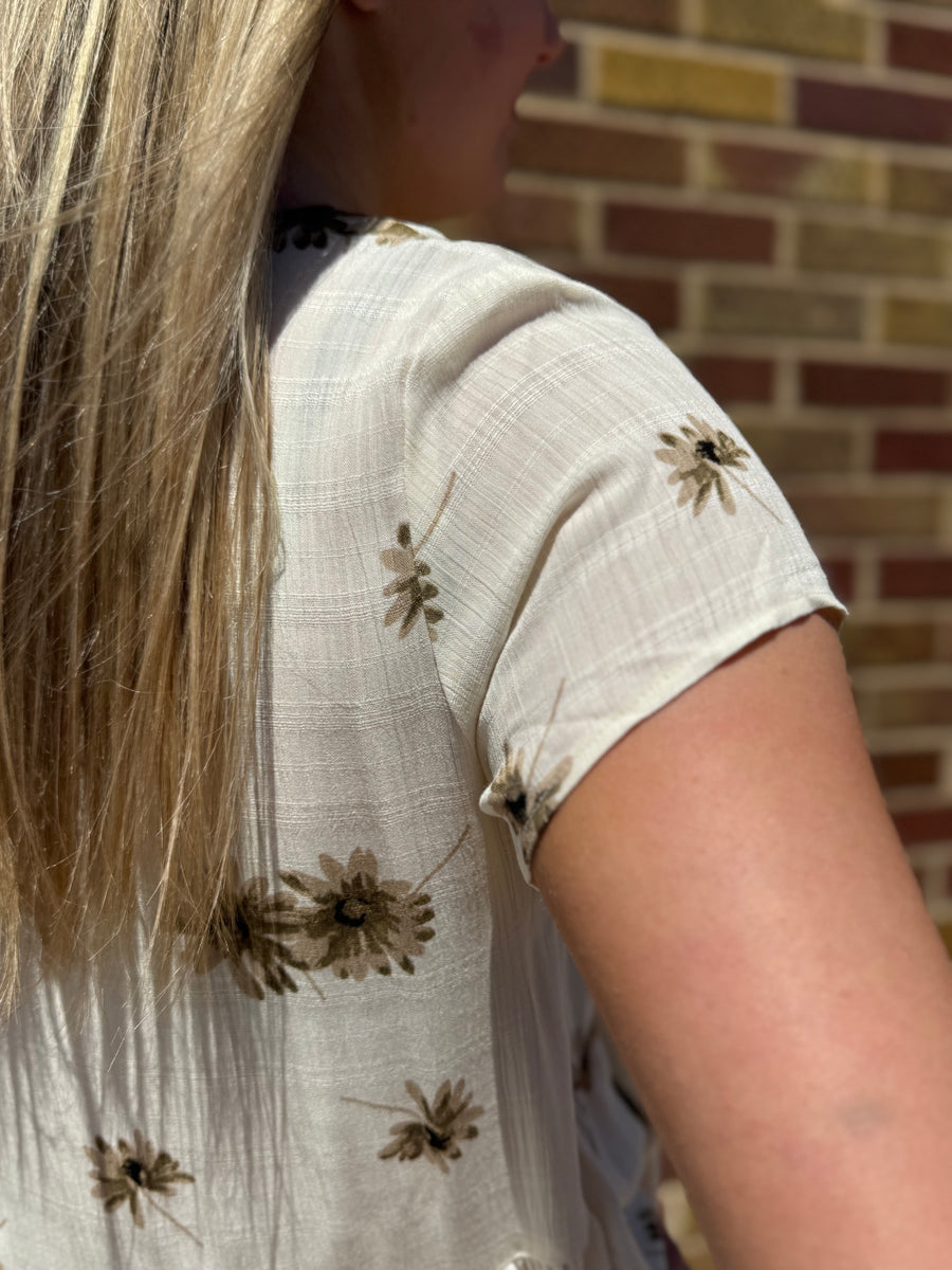 SS V-Neck Button Down Floral Print Top