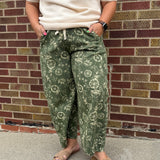 Plus Floral Printed Cropped Straight Pant