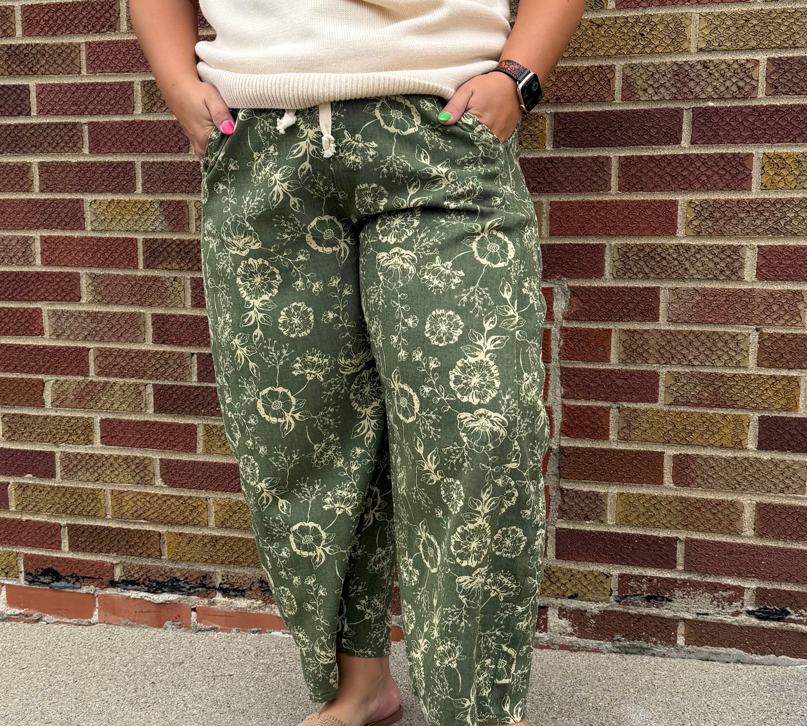 Plus Floral Printed Cropped Straight Pant