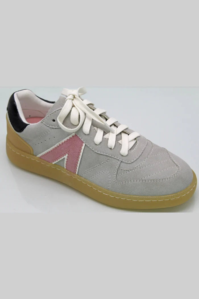 Vesta Sneaker