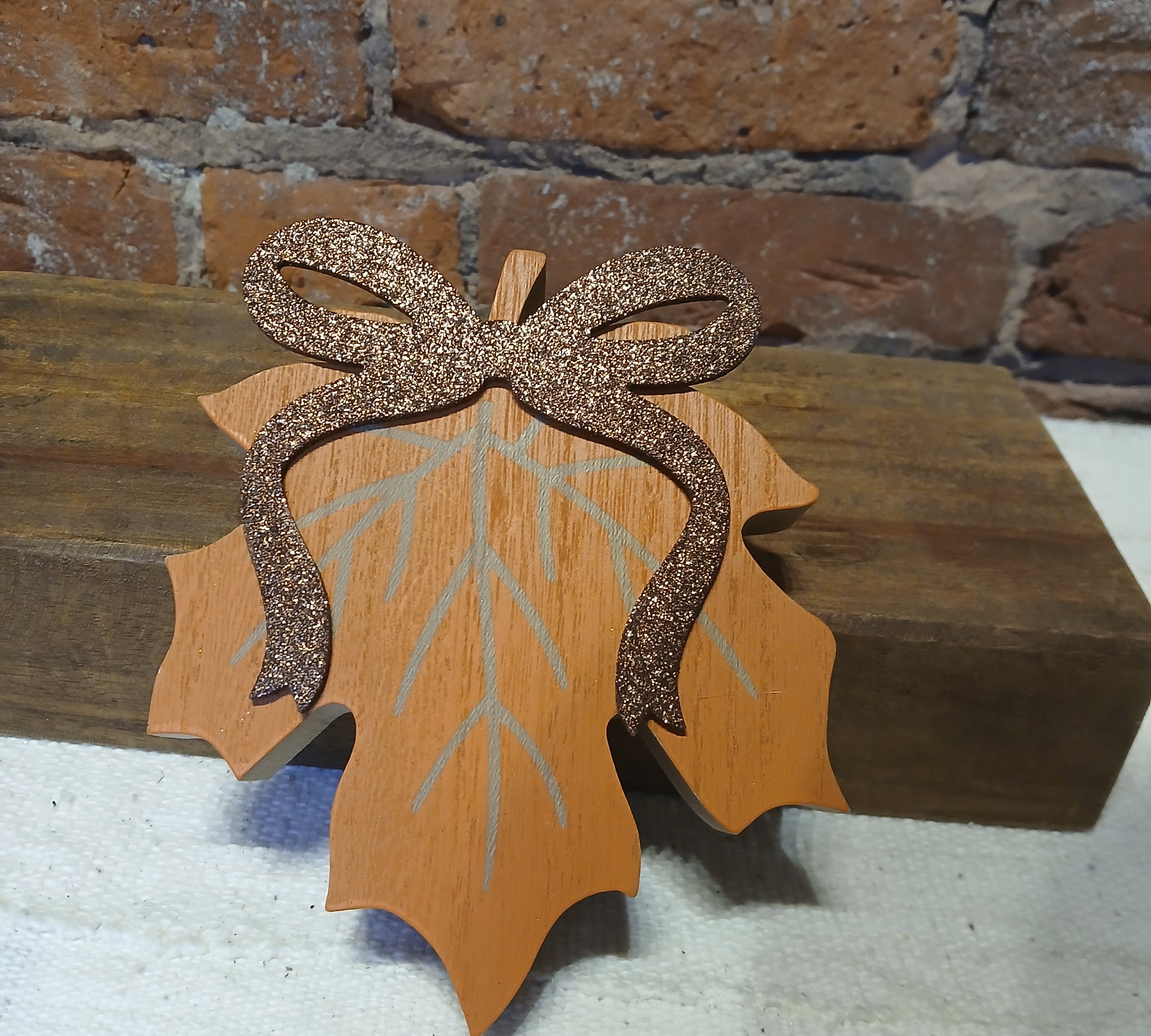 Leaves w/Bows Figurine 5.25”