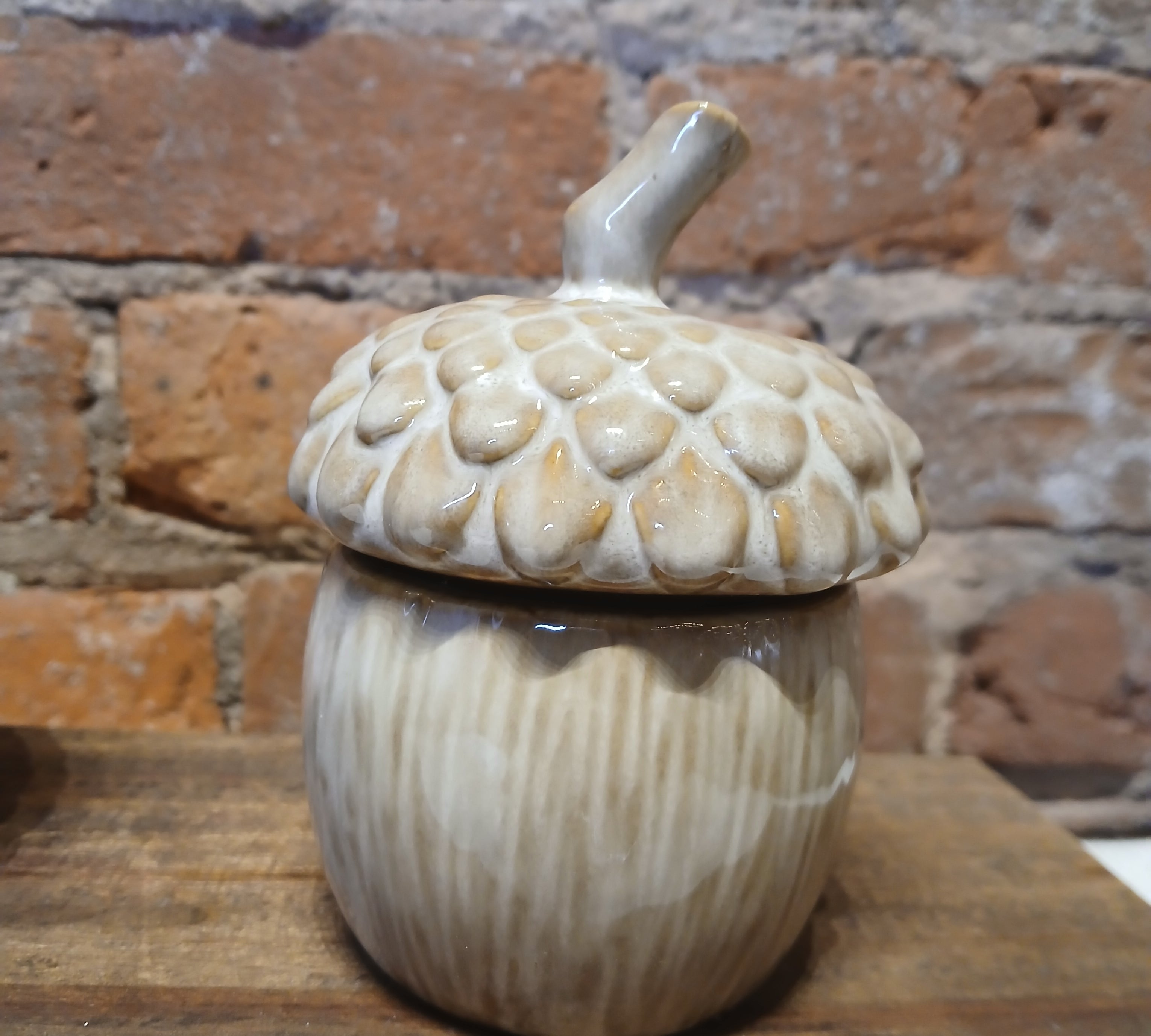 Ceramic Acorn Container w/Lid