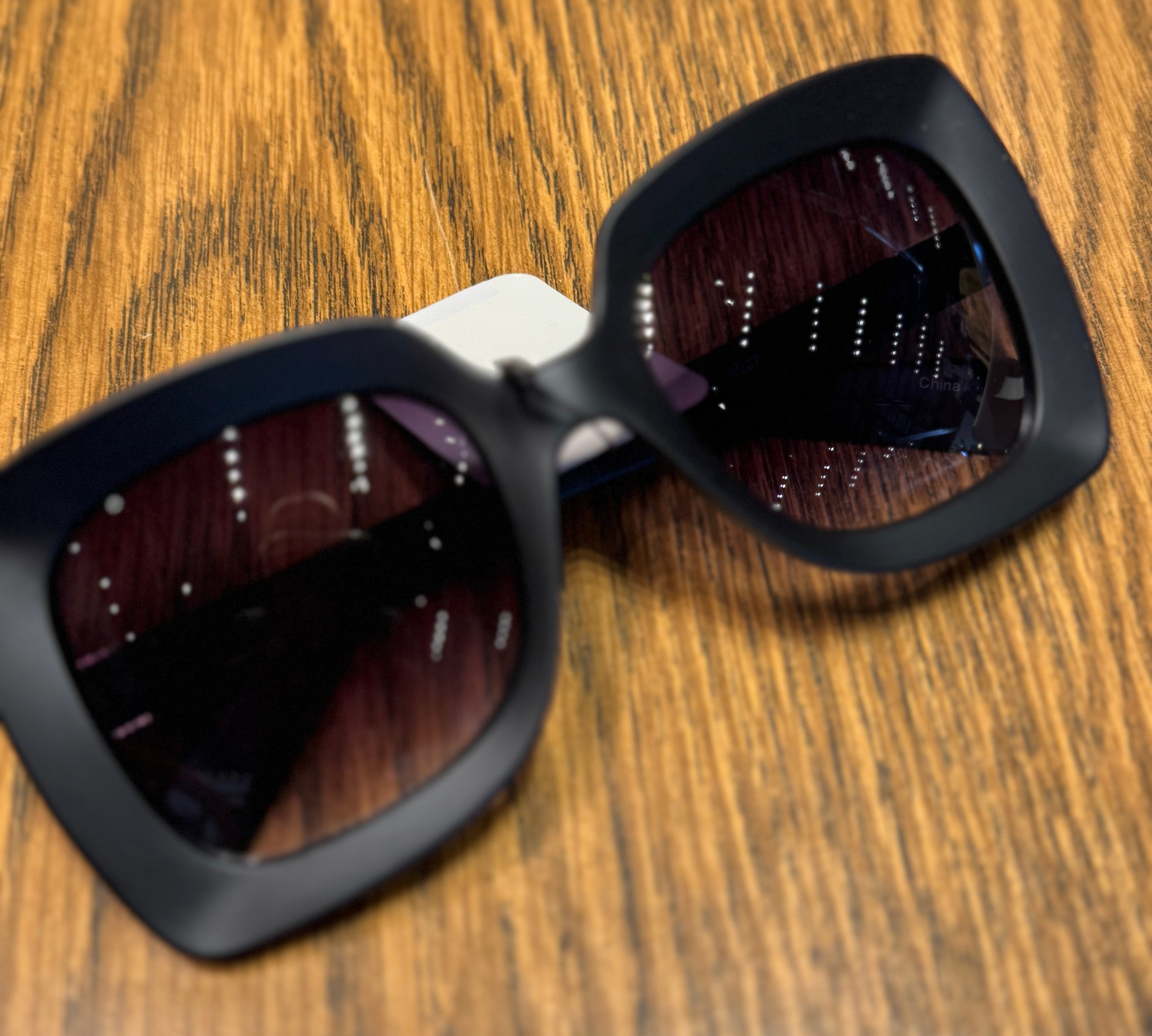 Bulky Frame Sunglasses
