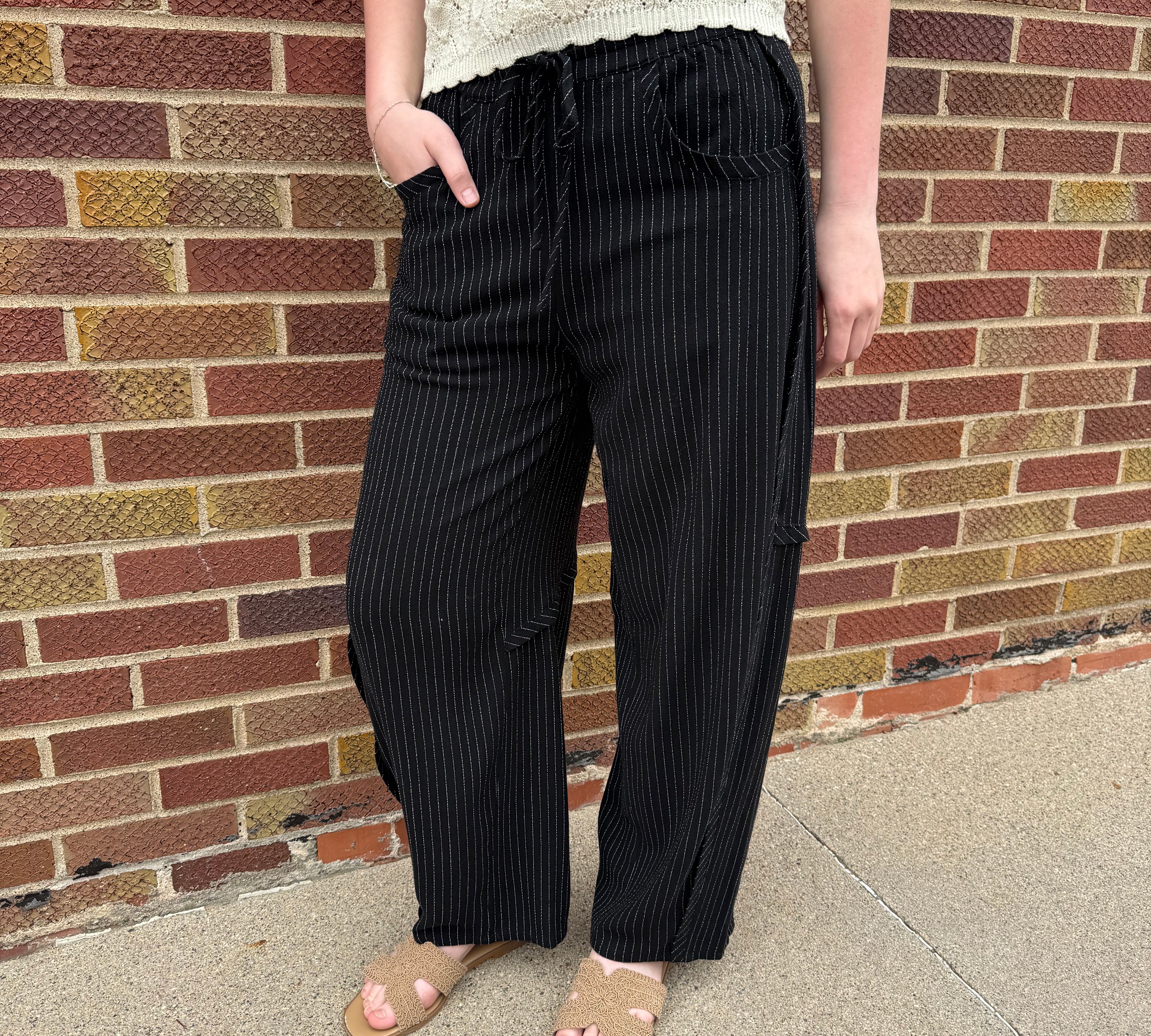 Relaxed Stripe Barrel Pants w/Pockets