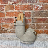 Tration Round Buckle Clog