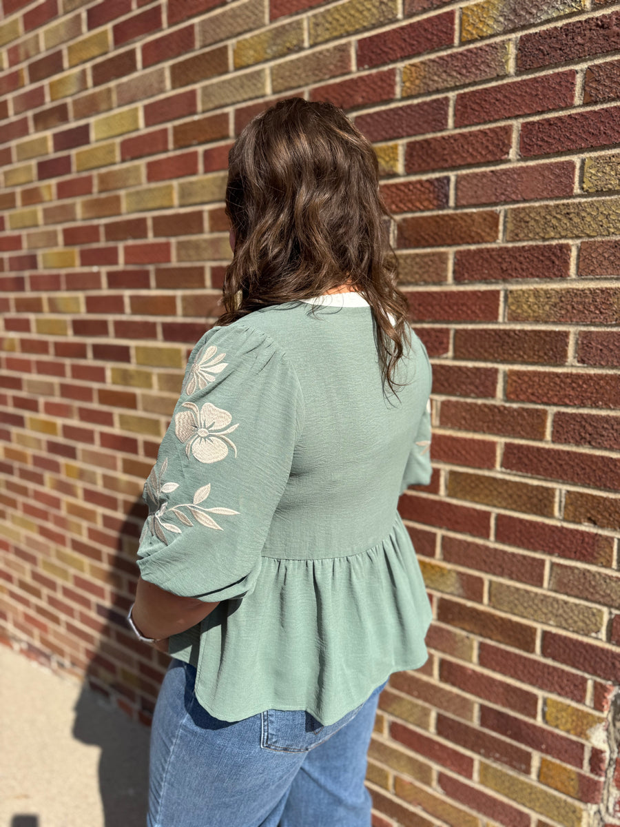 Plus Solid Peplum Top w/Puff Embrodiered Sleeve