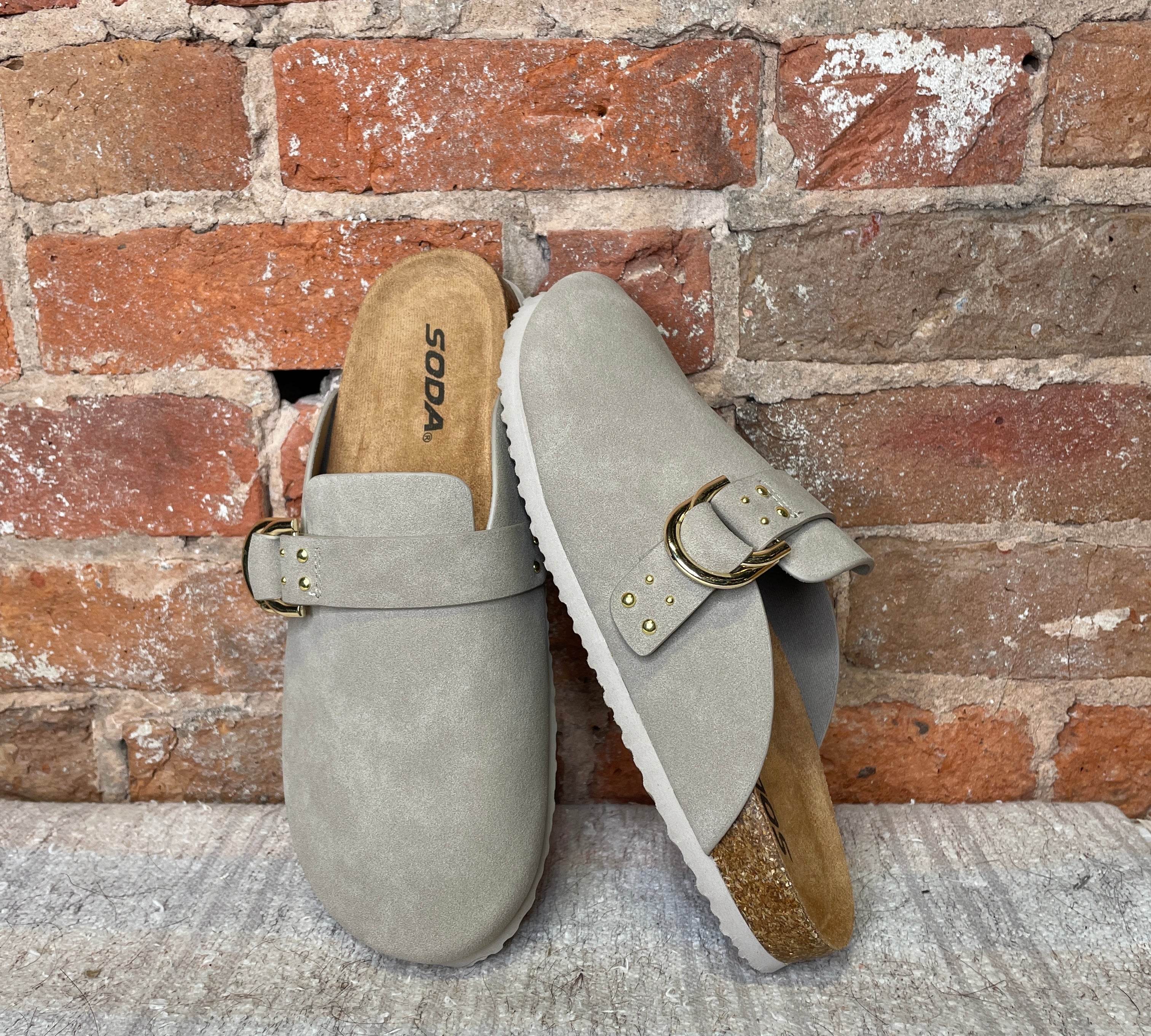 Tration Round Buckle Clog
