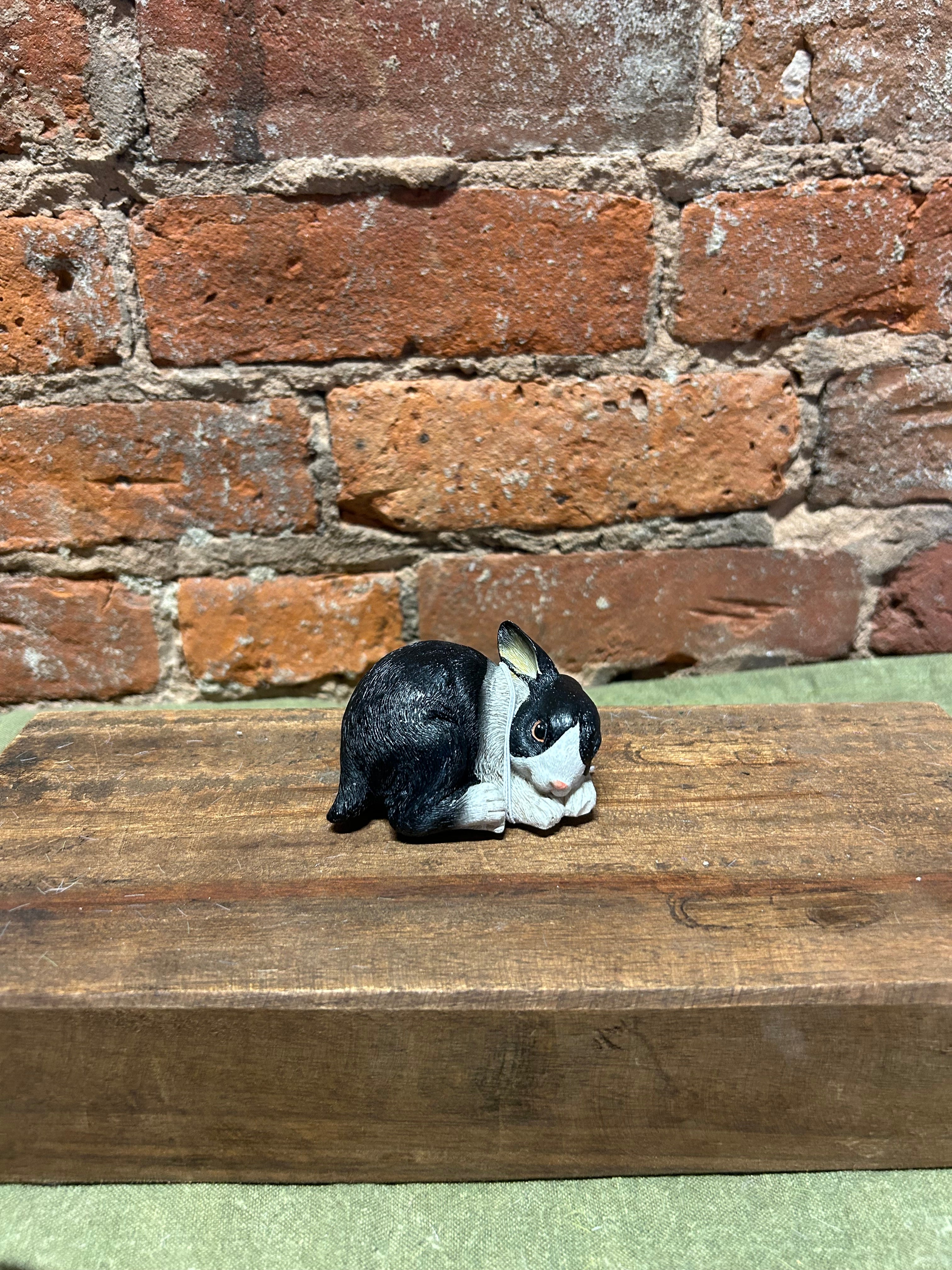 Black Resin Rabbit Resin Black & White Rabbit – MarketPlaceManning