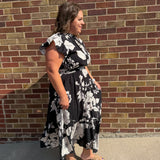 Plus Black Floral Print Dress w/Flutter Sleeve