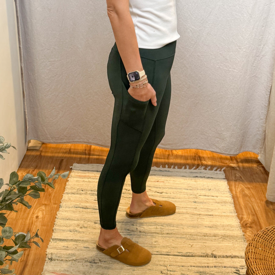 Nylon Ribbed Leggings w/Side Pocket