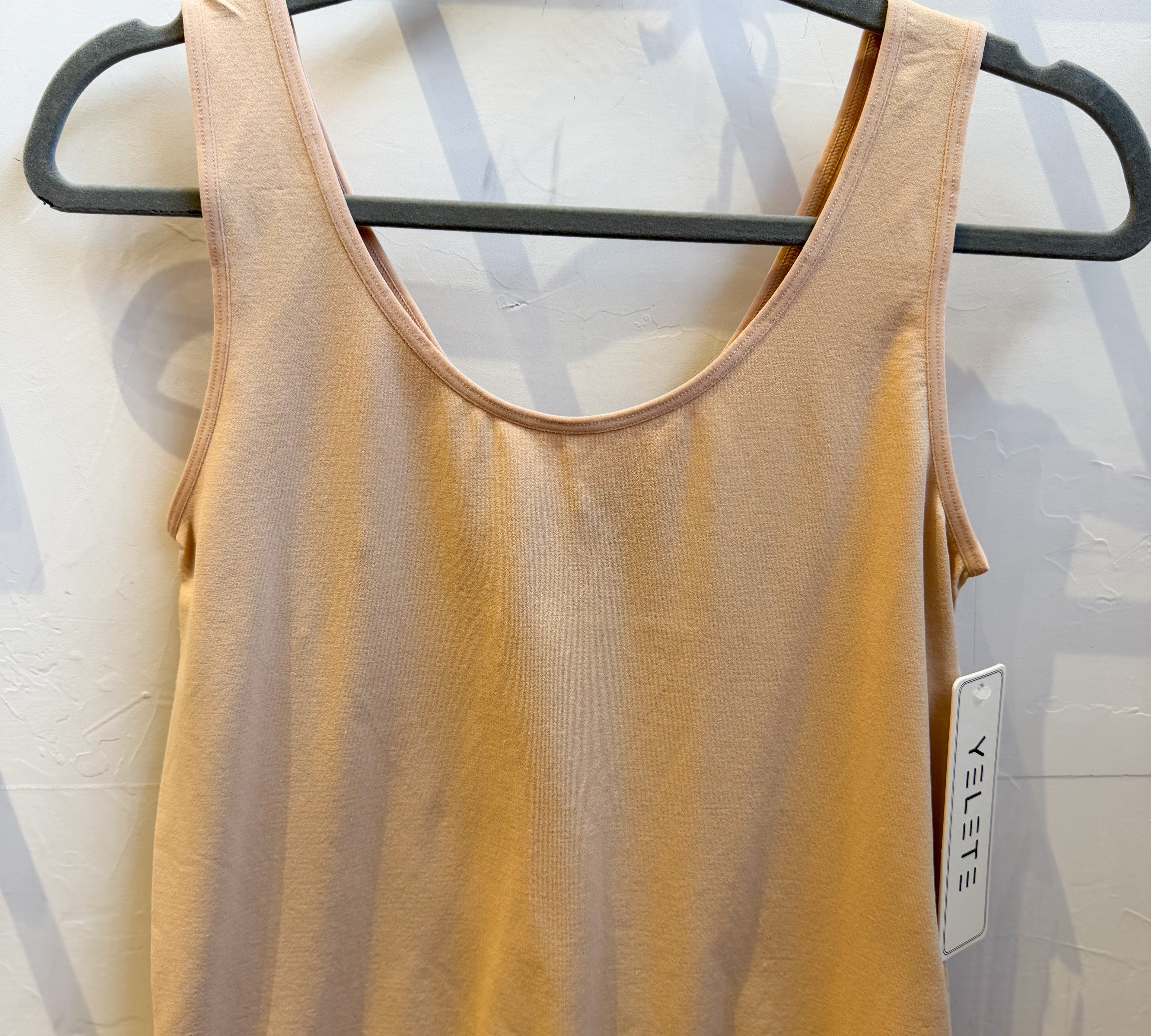 Reversible Neckline Seamless Tank