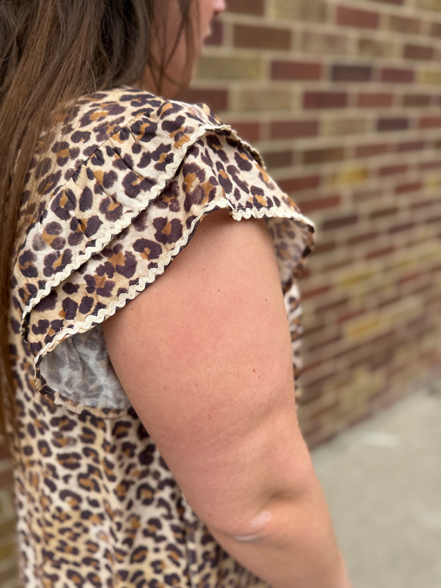 Leopard Ruffle Sleeve Dress w/Wave Trim