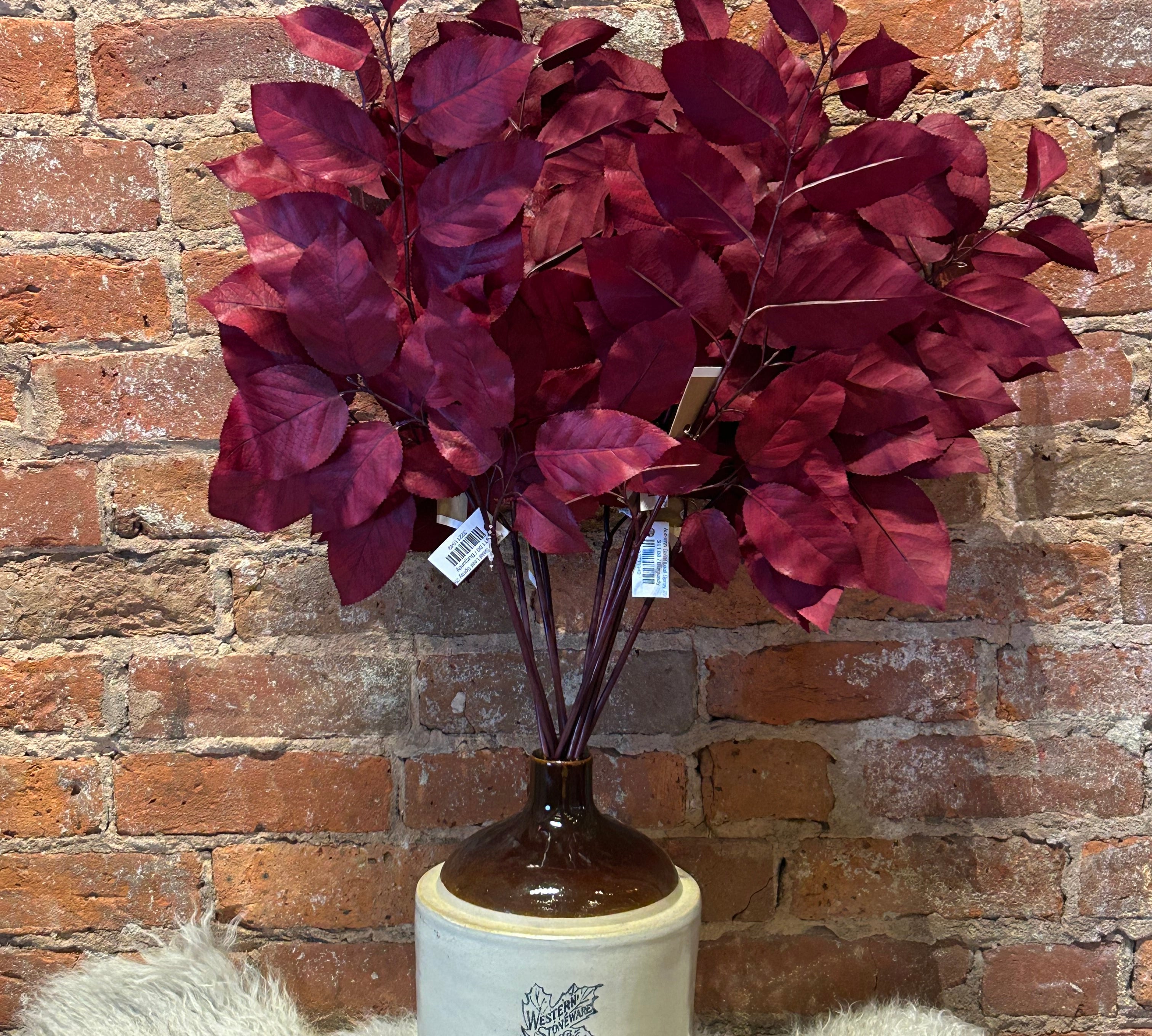 Autumn Salal Leaf Spray 29”