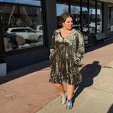 Plus Velvet Babydoll Dress w/ Puff Sleeve