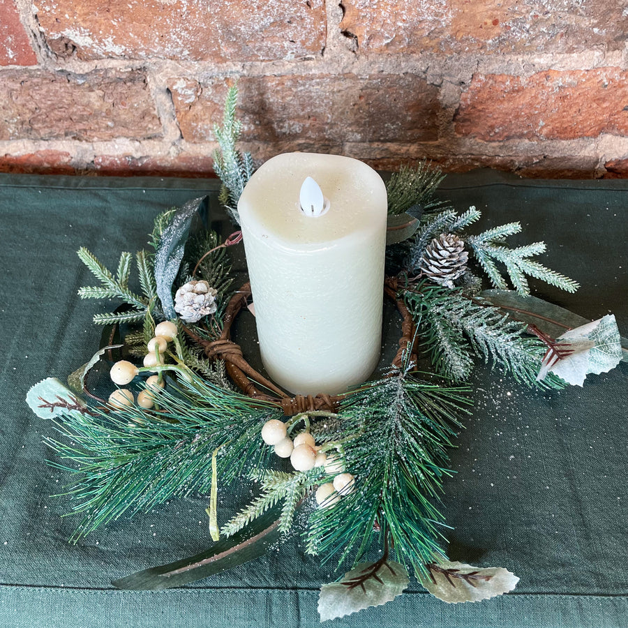 Glittery White Berry/Pinecone Ring 11.5”