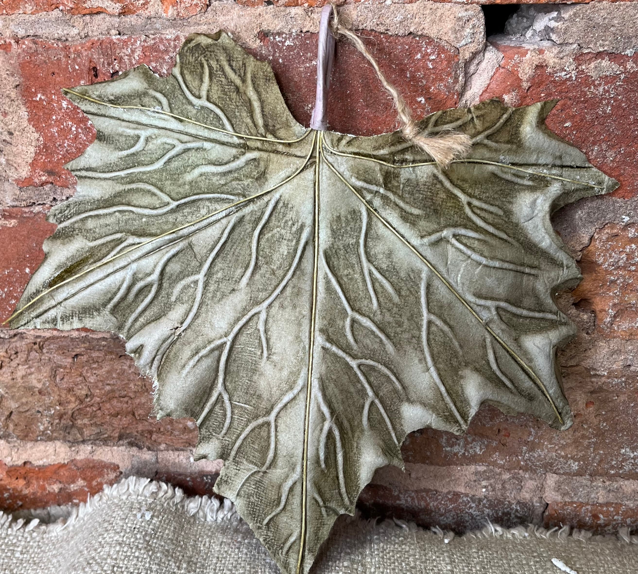 Distressed Glitter Maple Leaf 10”