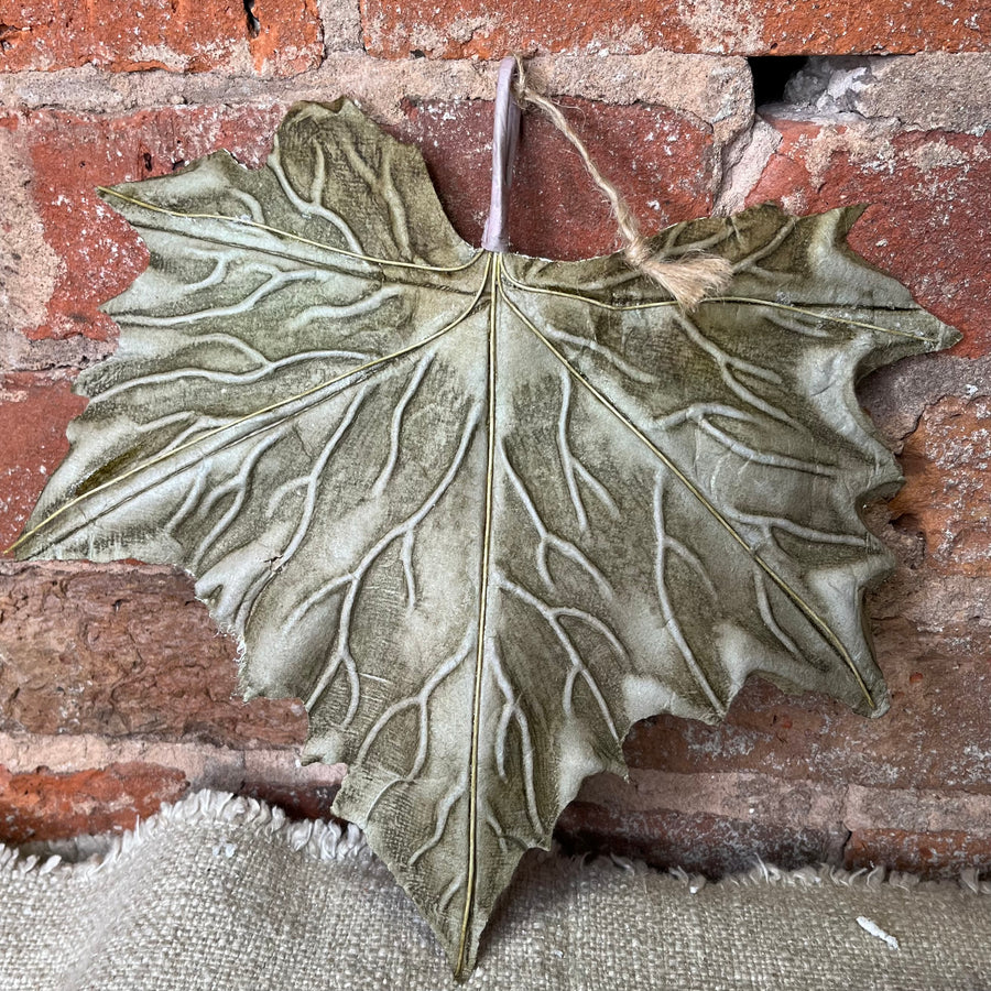 Distressed Glitter Maple Leaf 10”
