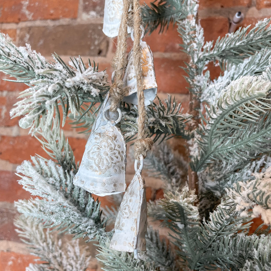 Antique White Balsam Bell & Jute Rope Cluster 12”