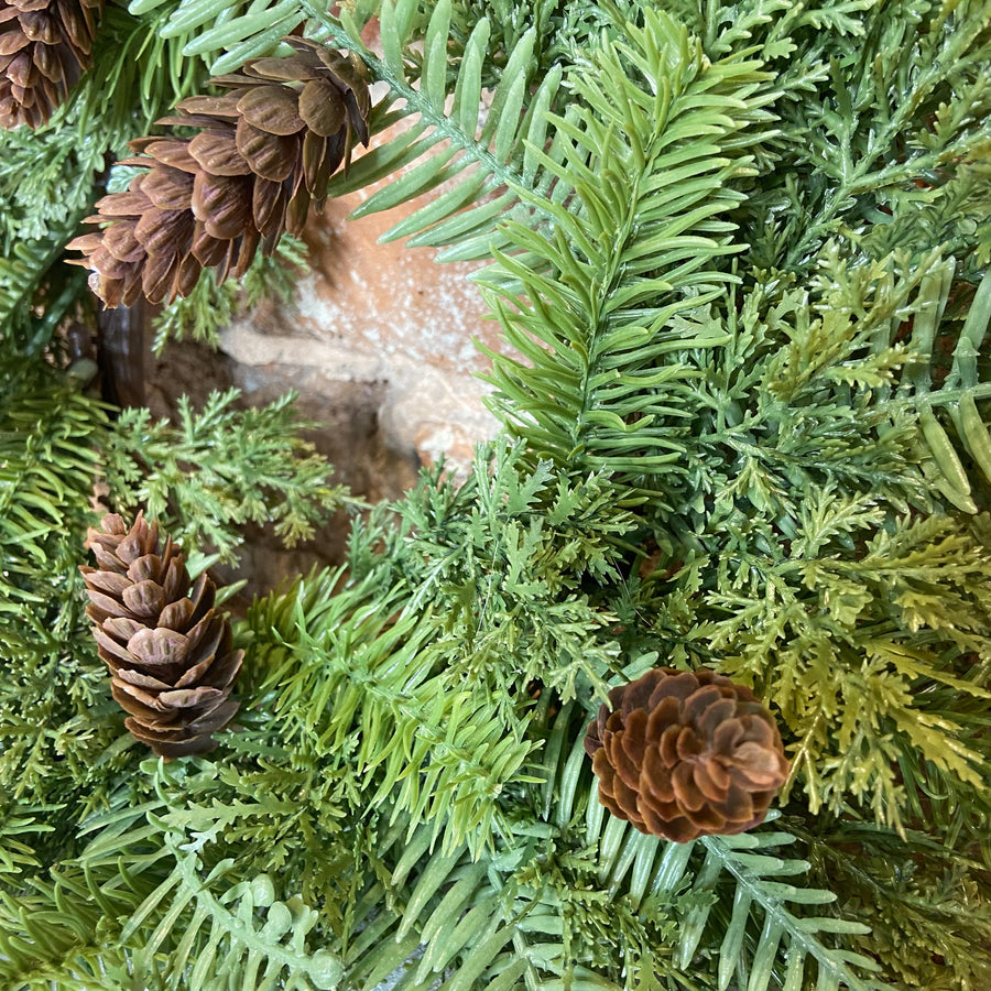 Mixed Cedar/Hemlock Wreath w/Pinecones