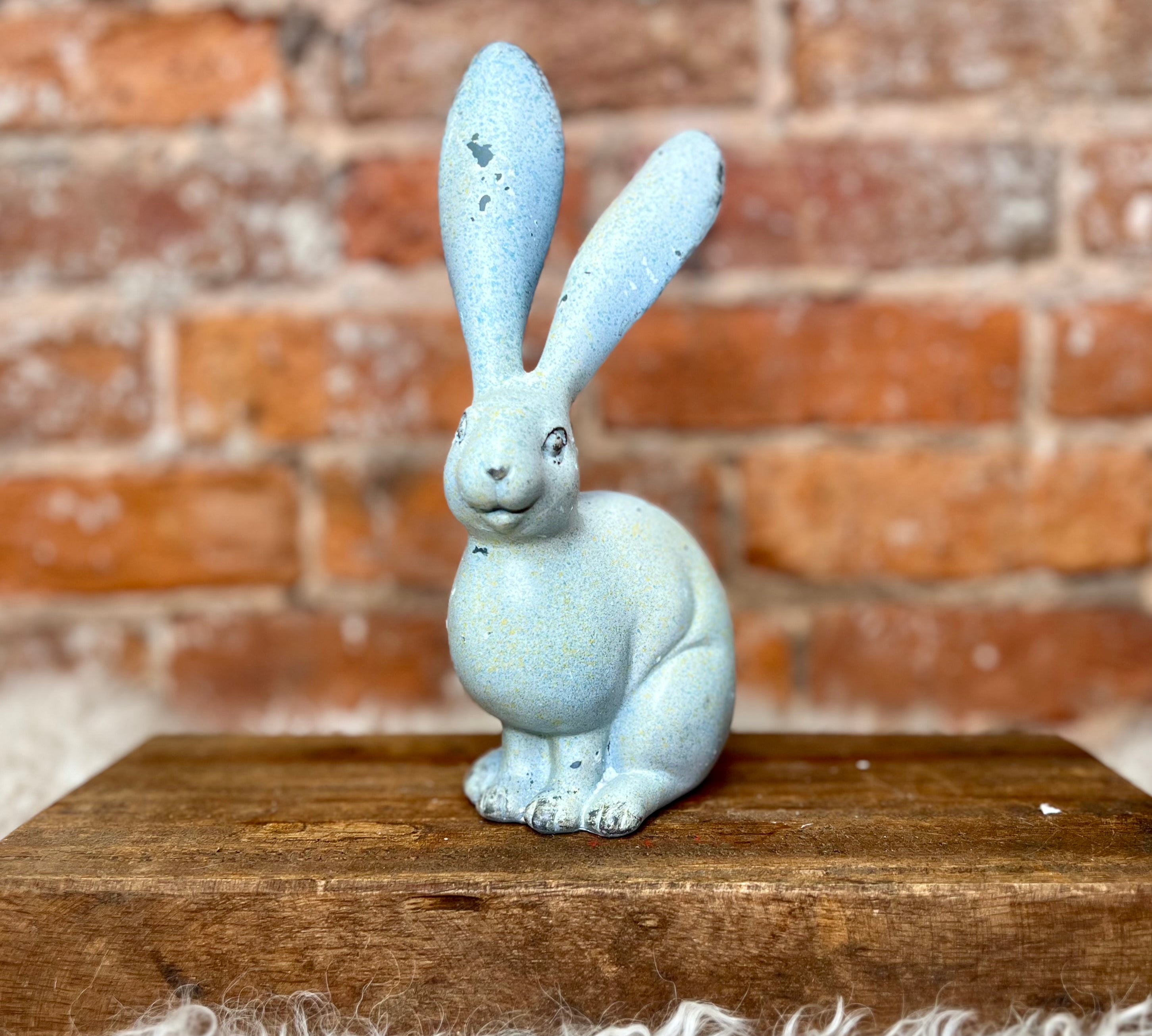Resin/Stone Blue Tone Rabbit