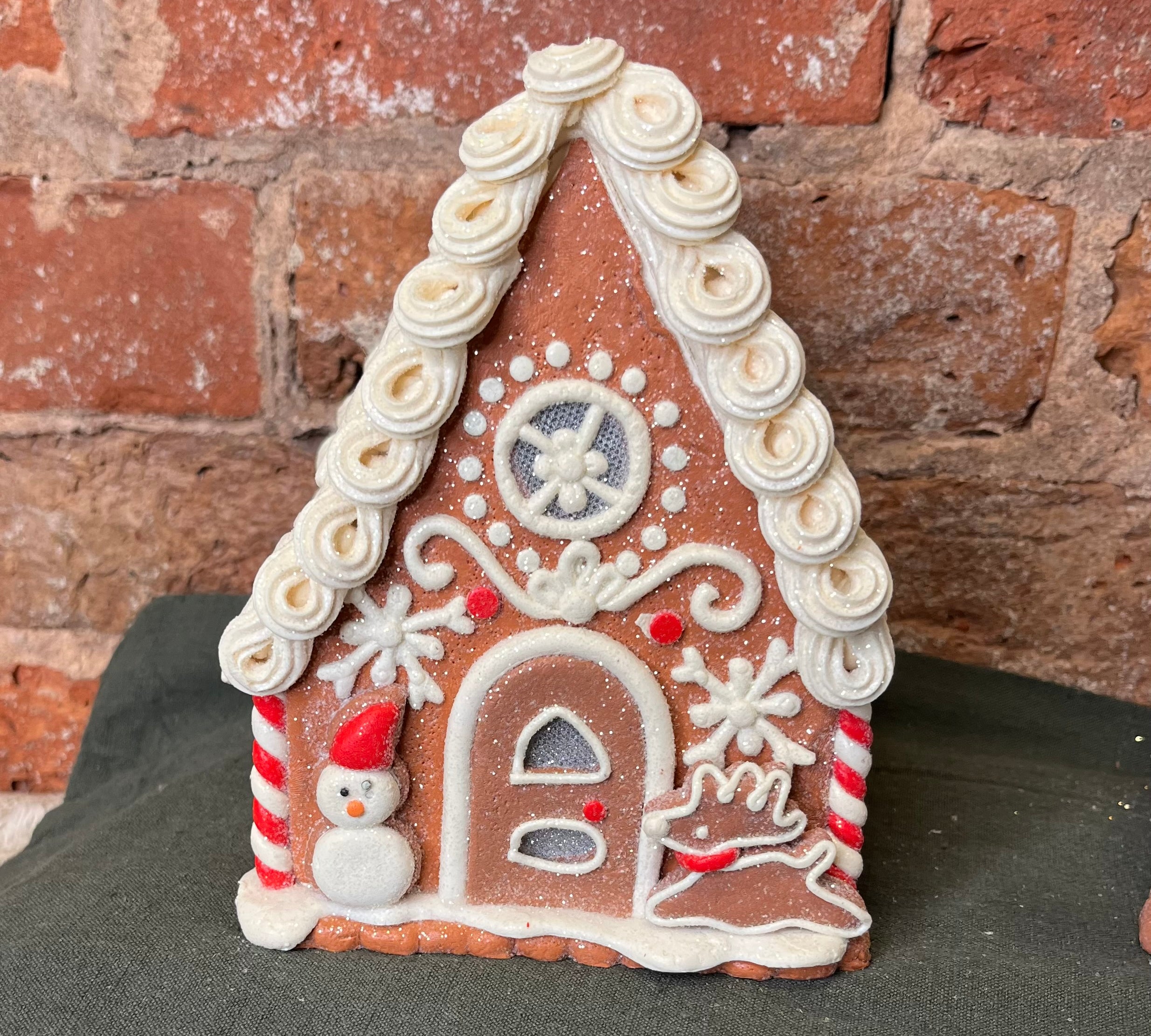 Lighted Gingerbread House w/Snowman & Reindeer 6"