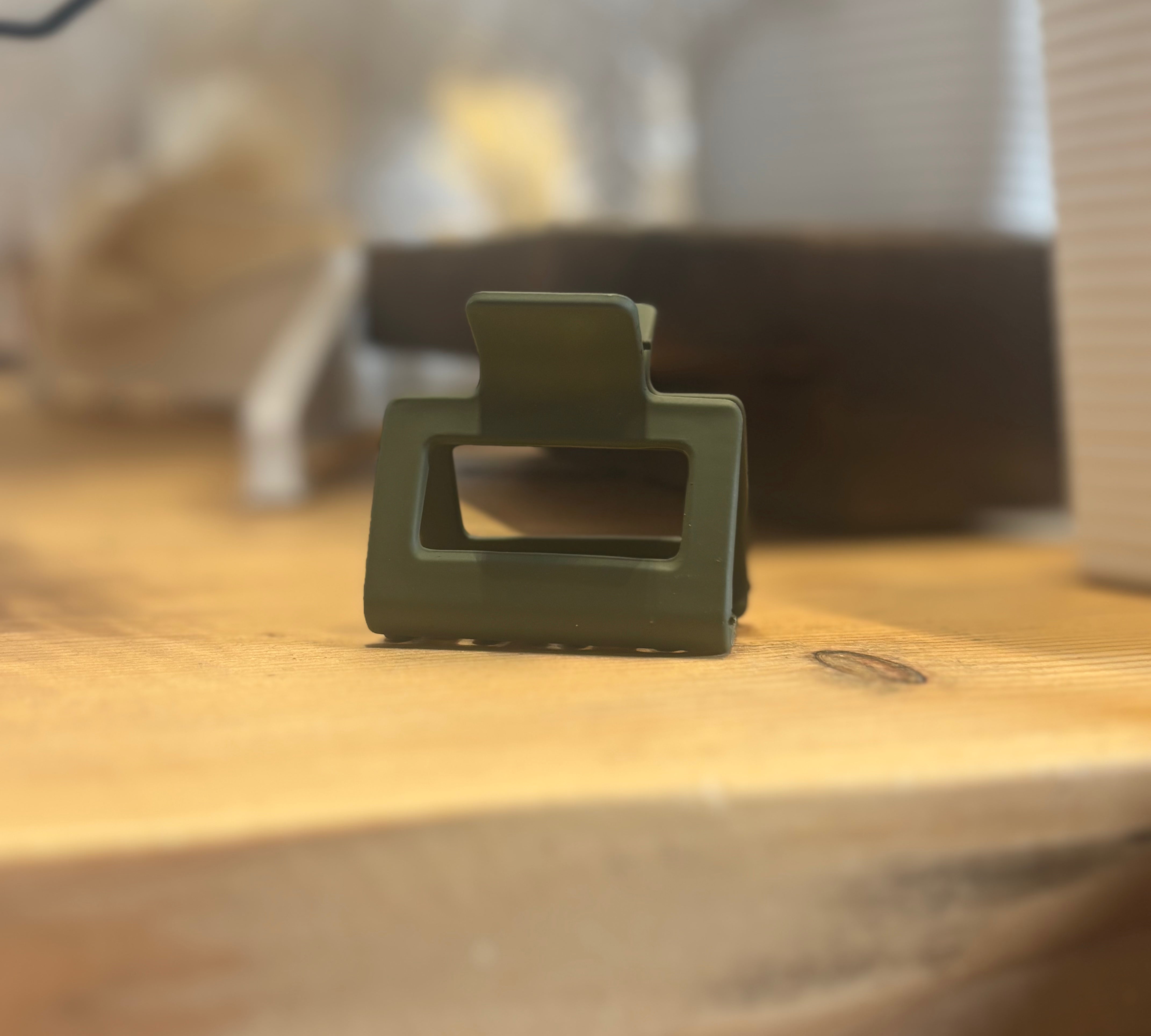 Small Matte Rectangle Hair Claw