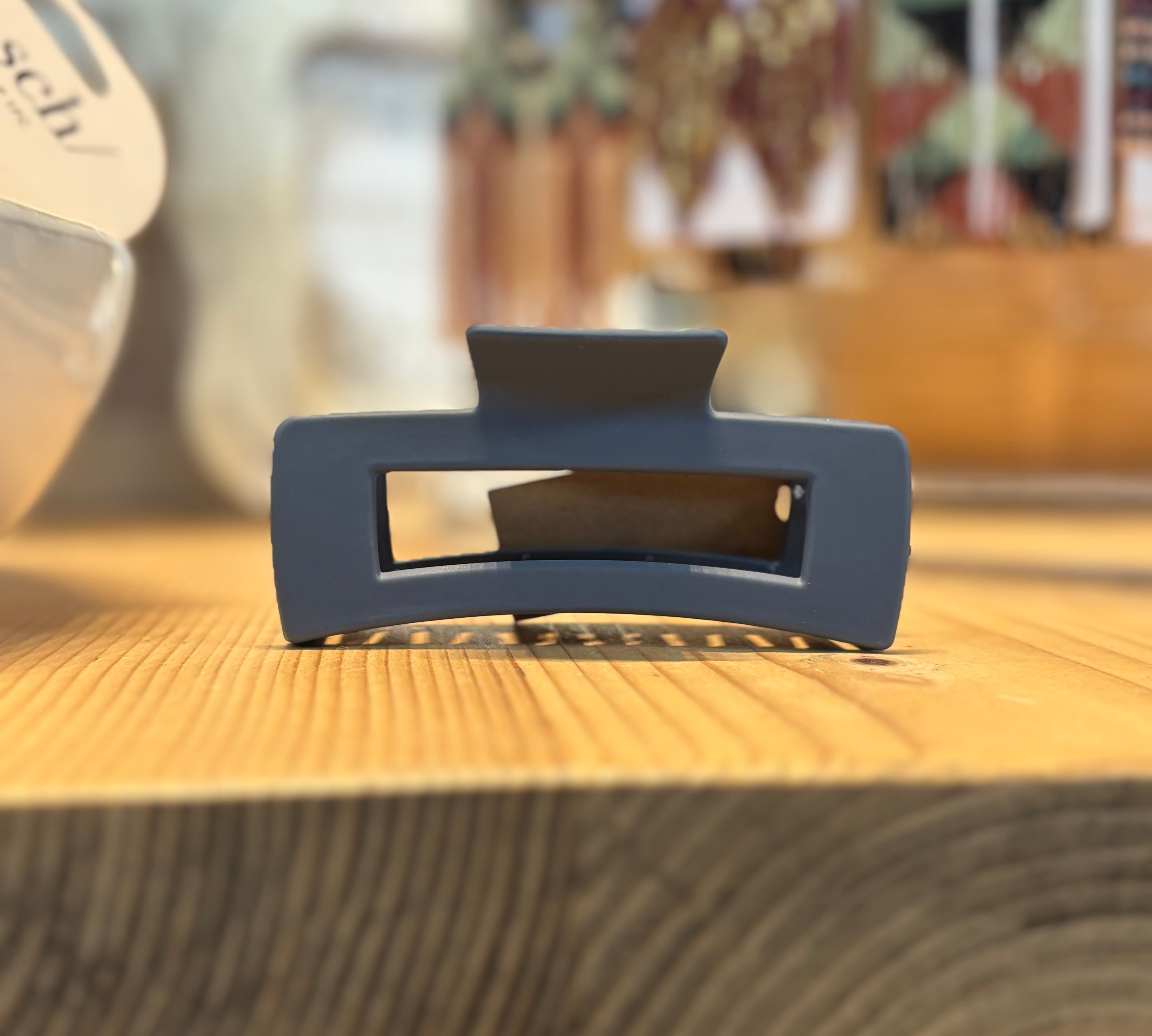 Matte Large Rectangle Hair Claw