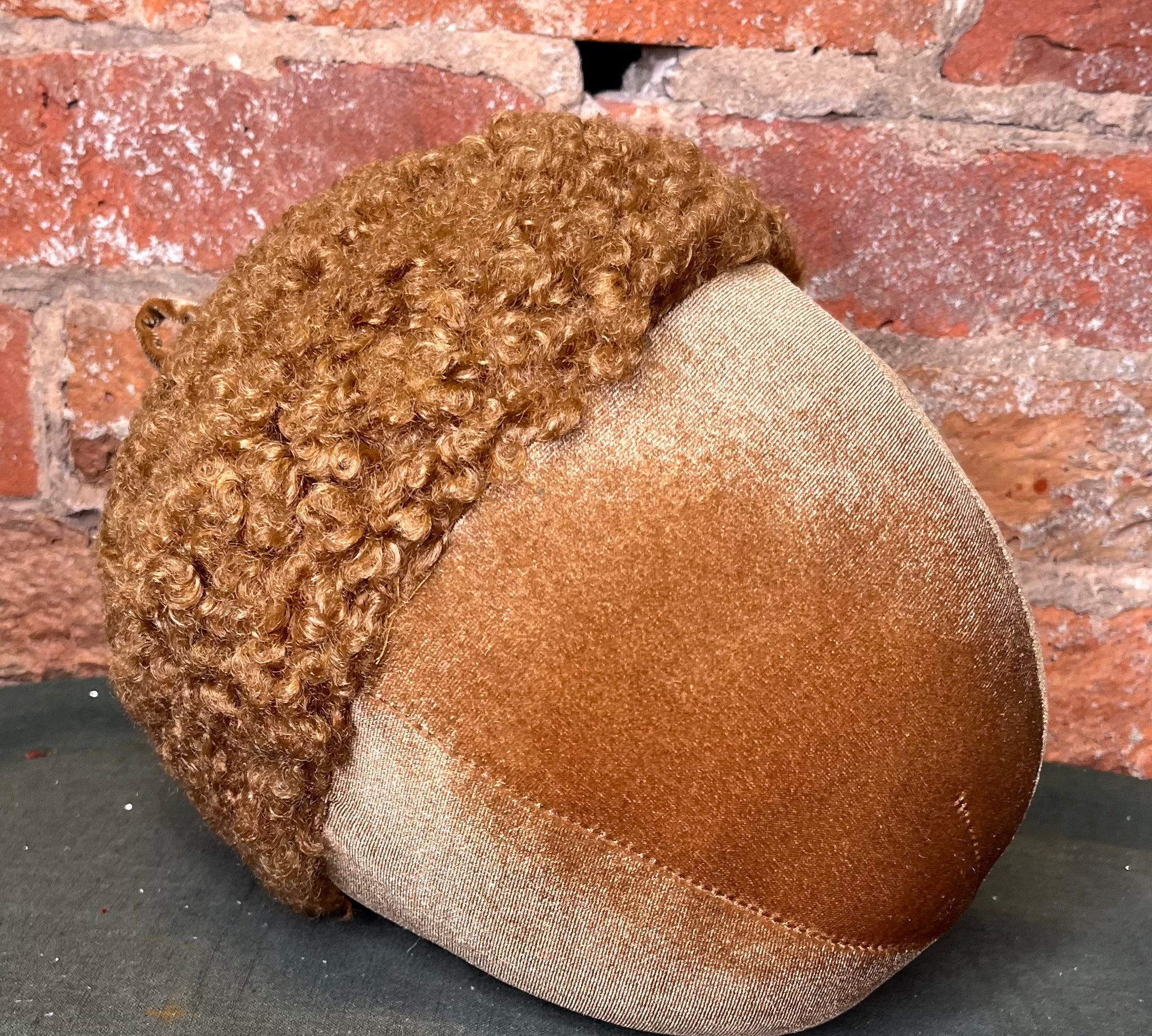 Velvet/Sherpa Acorn 9.75x7.75”