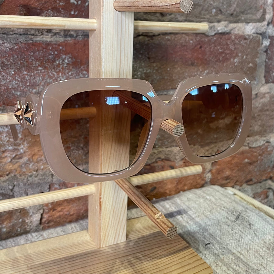 Thick Frame Sunglasses w/Star Detail