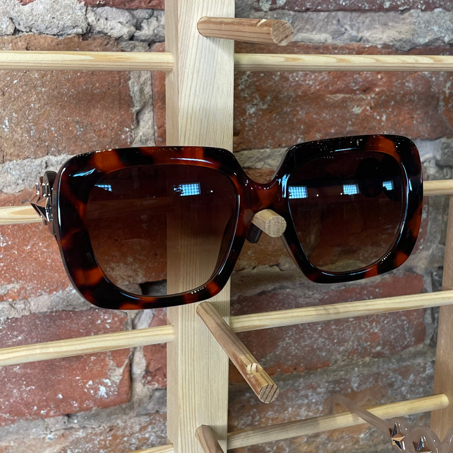 Thick Frame Sunglasses w/Star Detail
