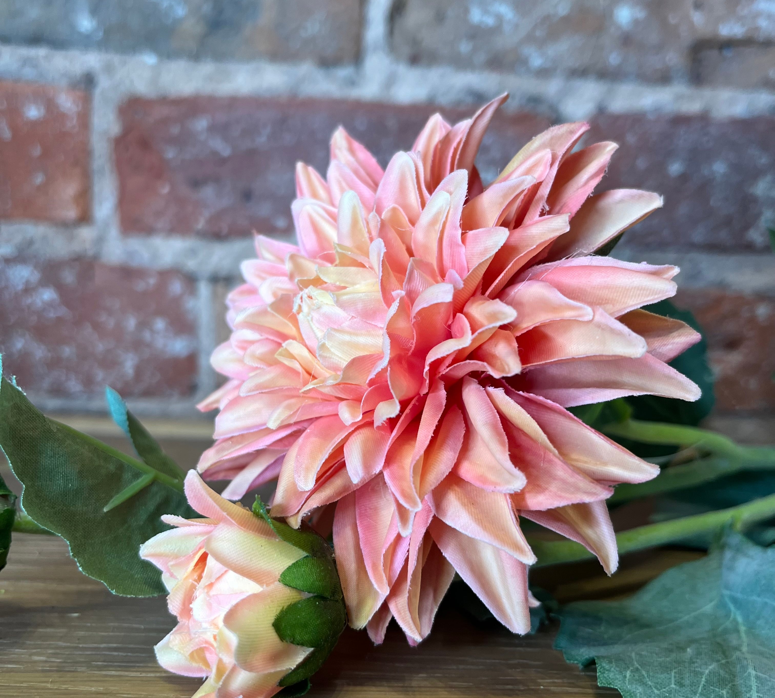 Dahlia Spray 24"