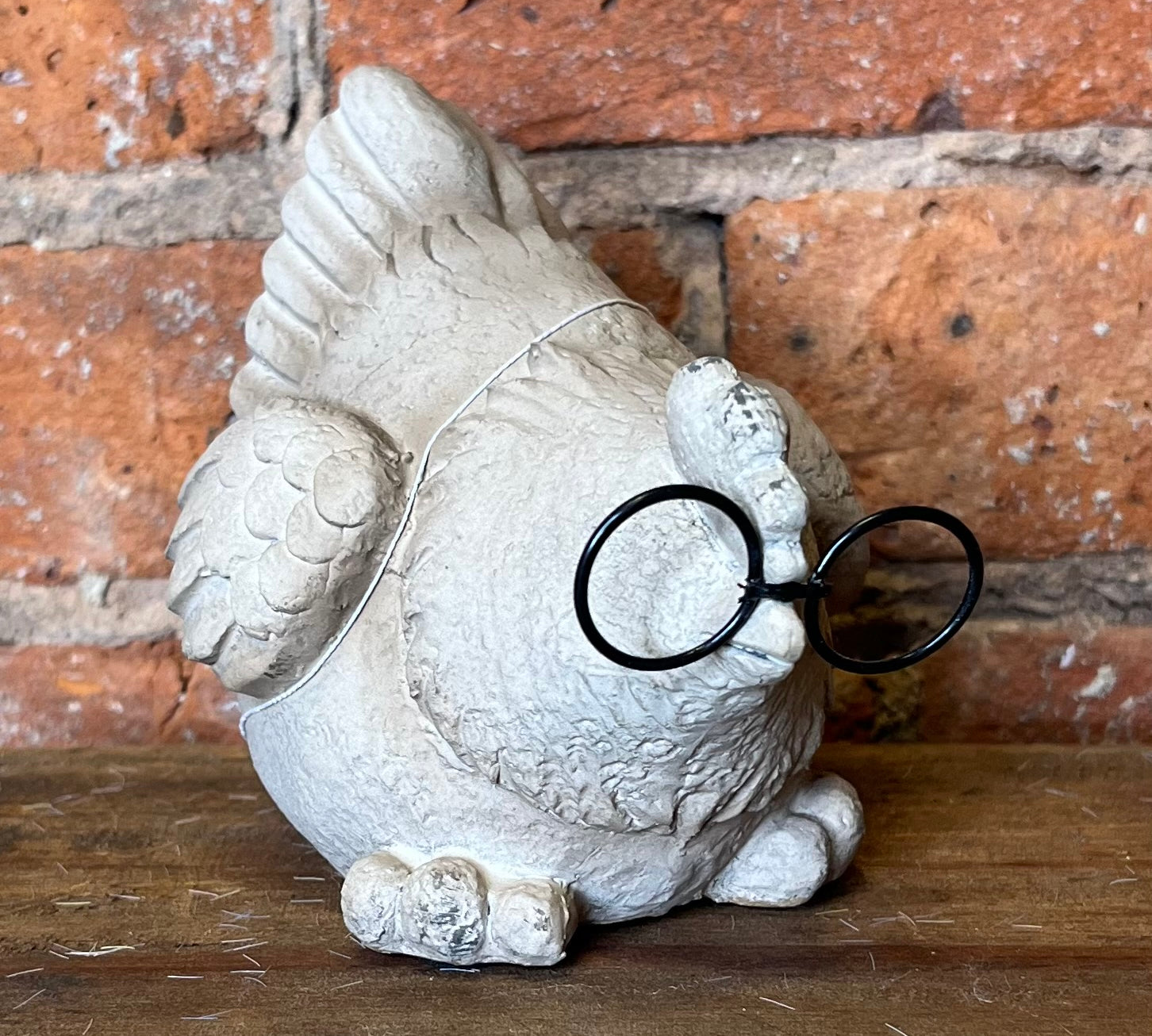 Resin Chicken w/Metal Glasses