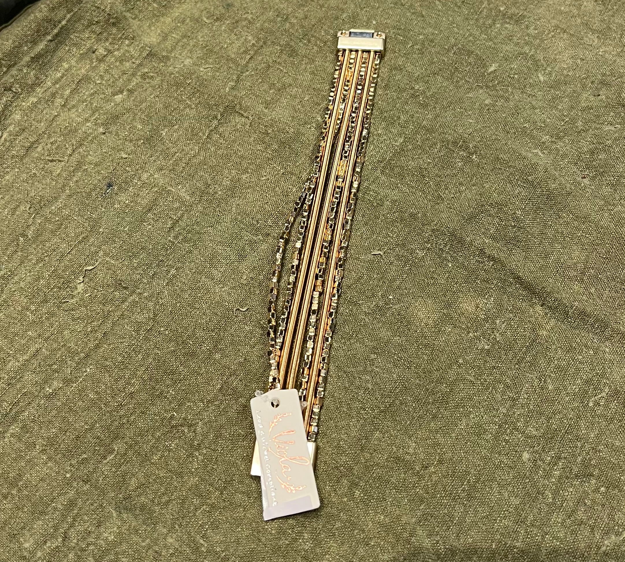 Hannah Magnetic Braclet