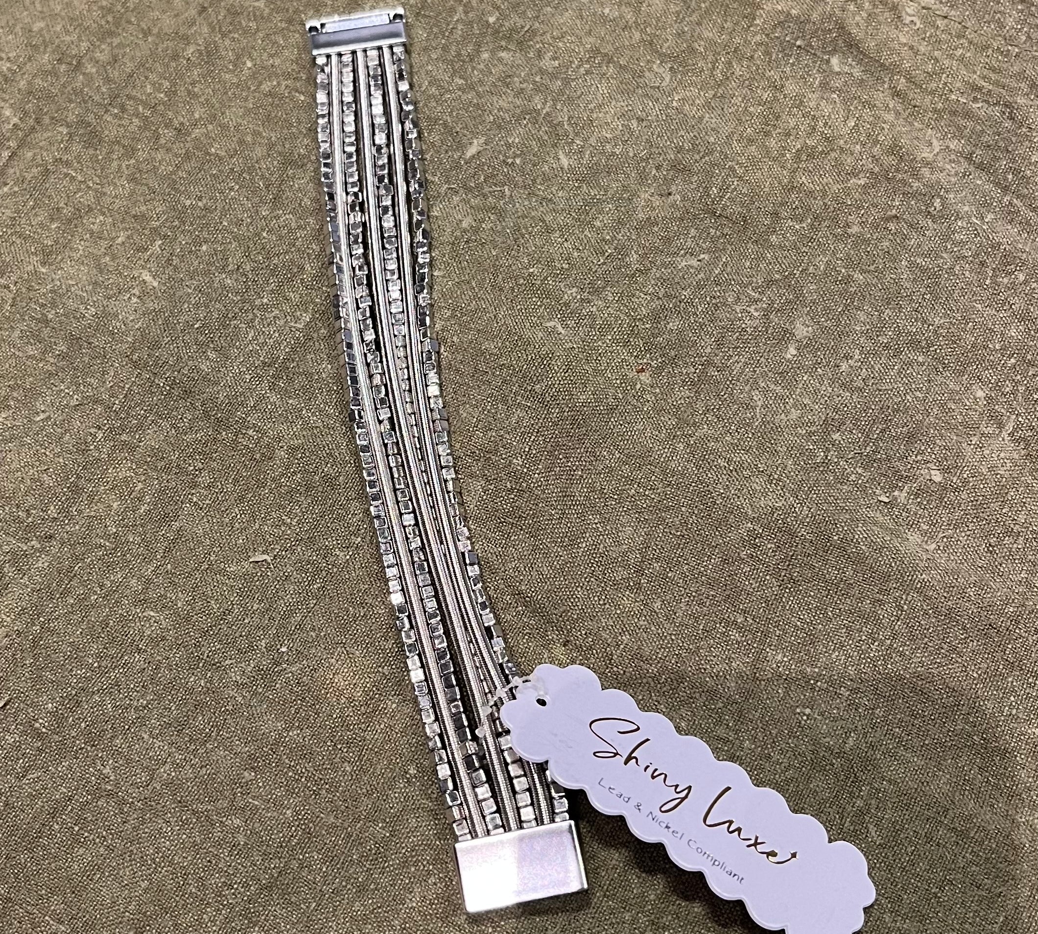 Hannah Magnetic Braclet