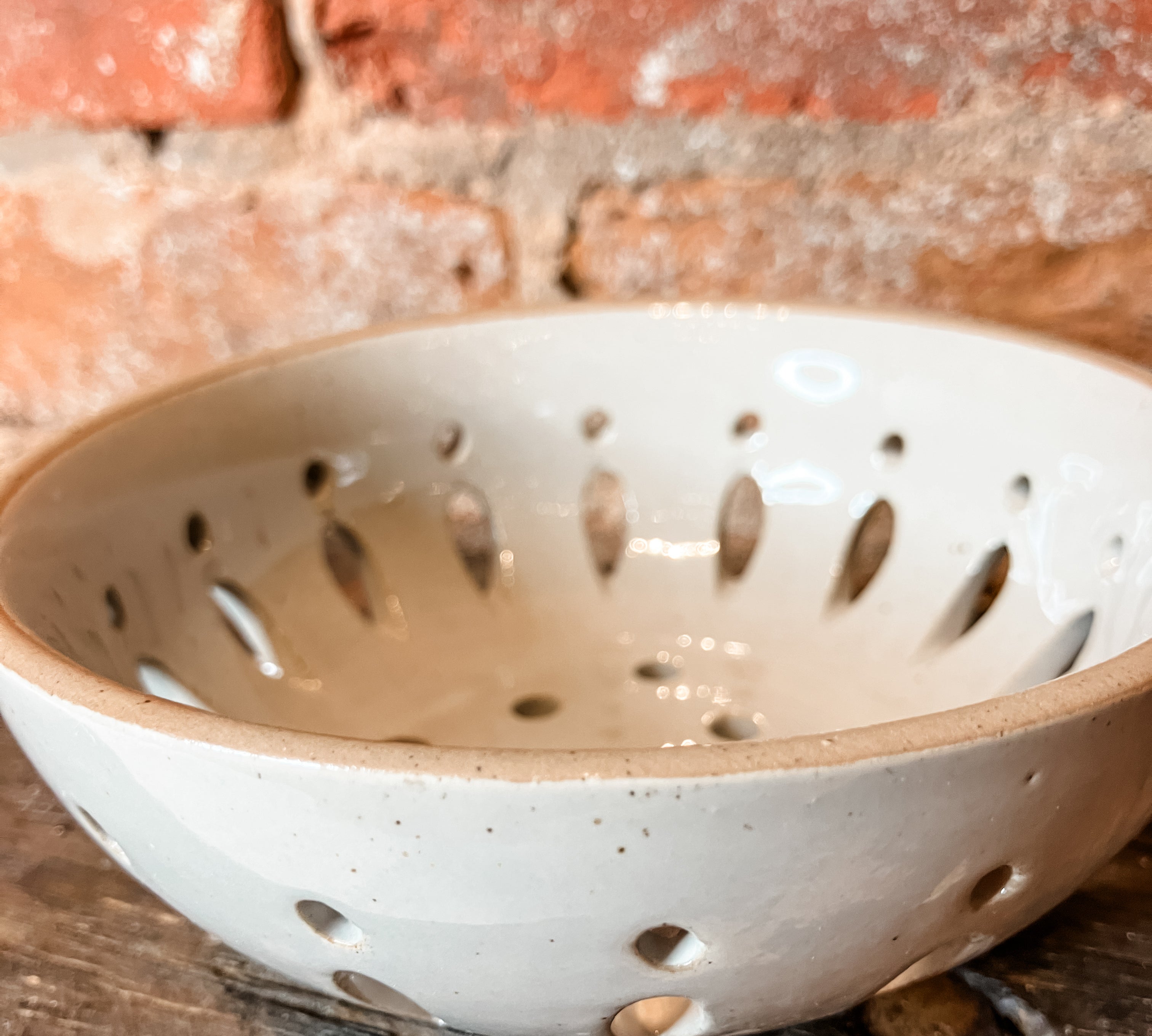 Stoneware Berry Bowl 5"x2"