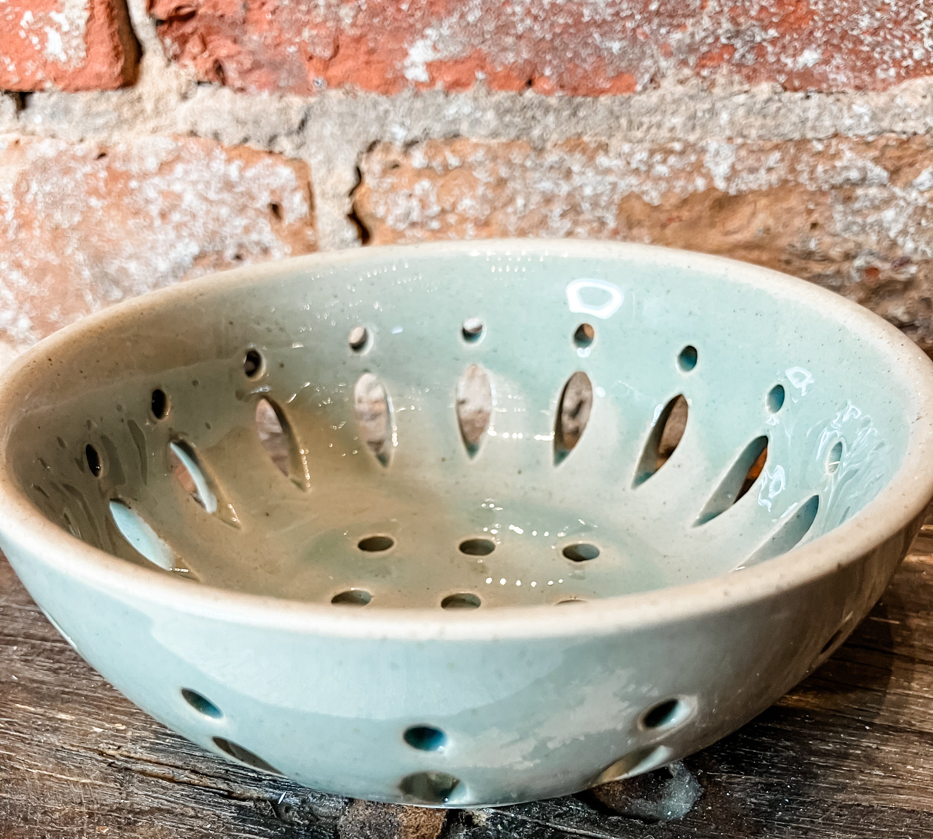 Stoneware Berry Bowl 5"x2"