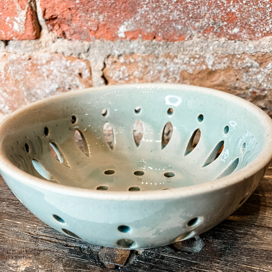 Stoneware Berry Bowl 5"x2"