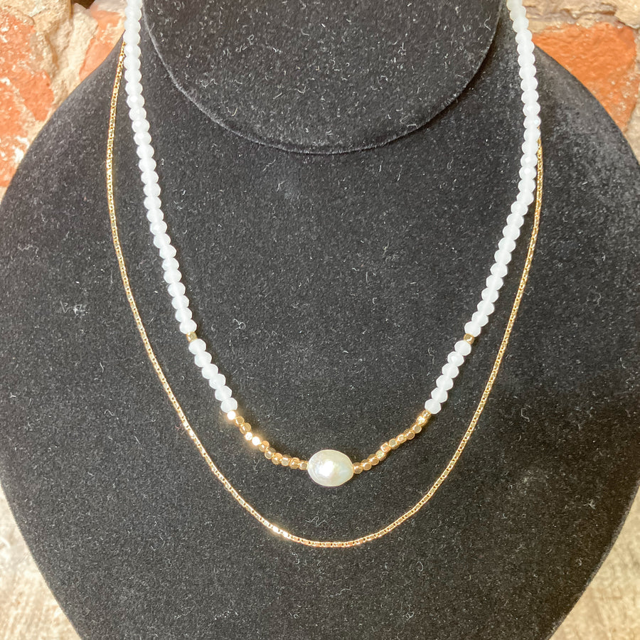 White/Gold Pearl Necklace w/ Pearl Pendant