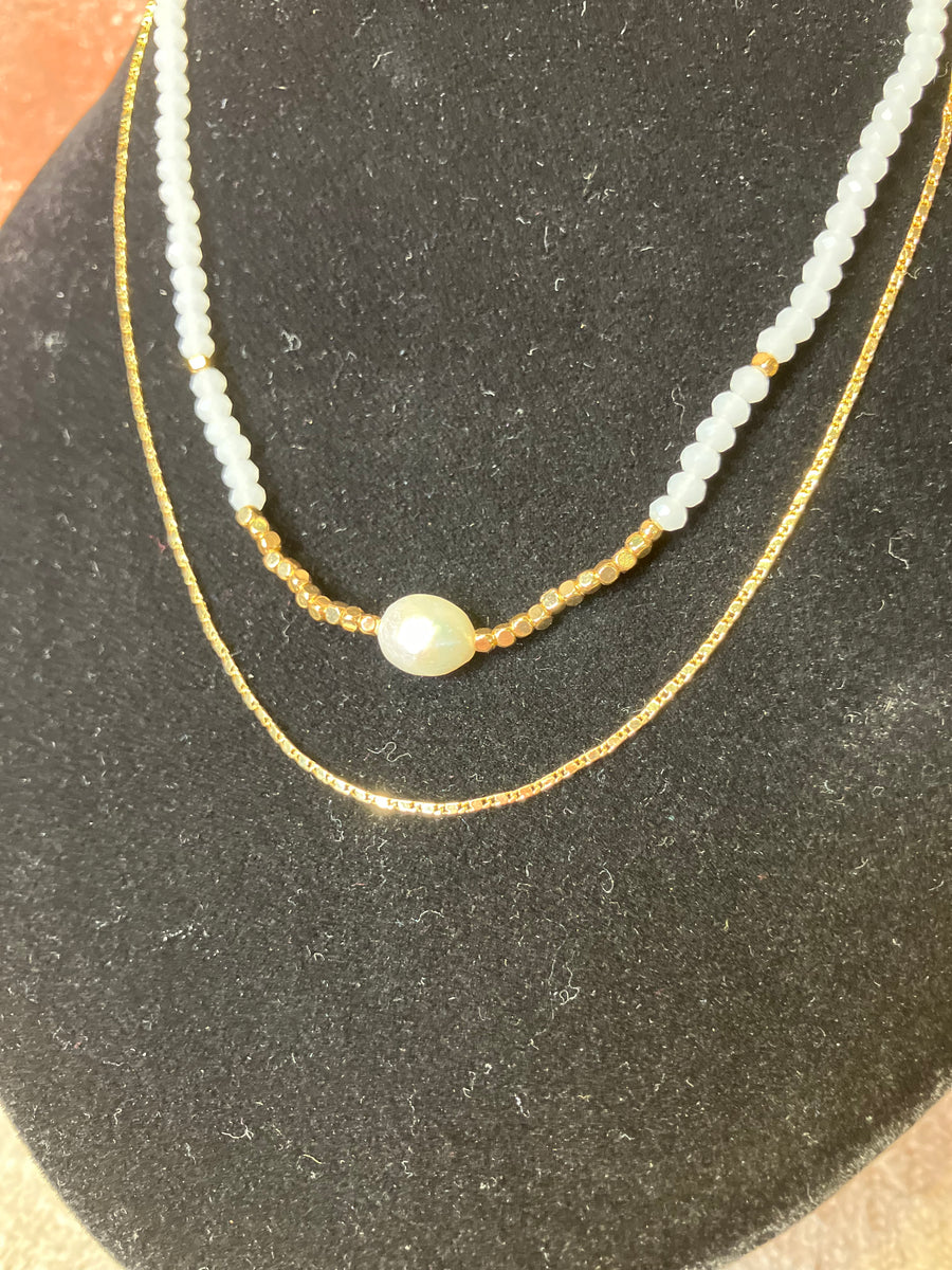 White/Gold Pearl Necklace w/ Pearl Pendant