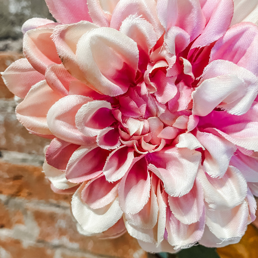 Dahlia Stem 25"