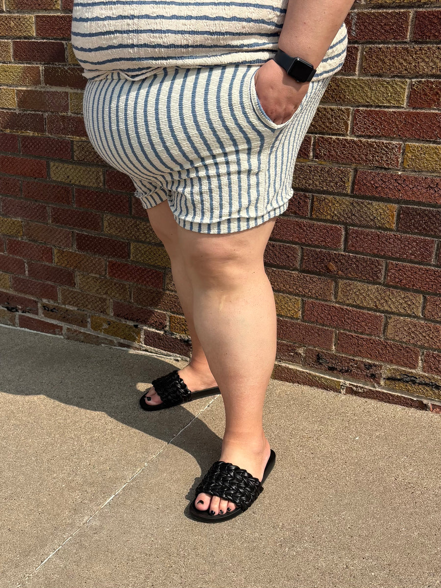 Plus Textured Striped Casual Shorts