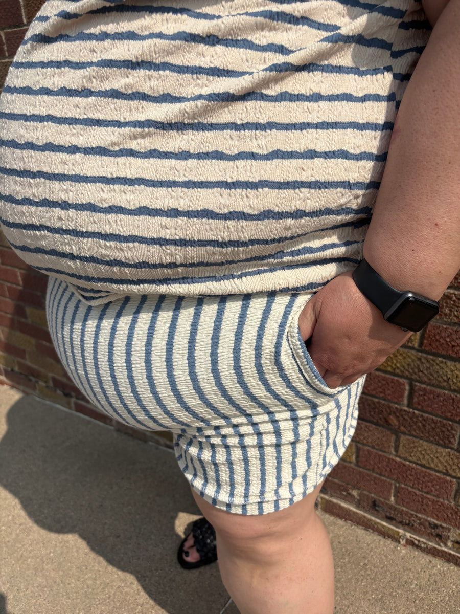 Plus Textured Striped Casual Shorts