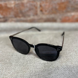 Round Shape Frame Sunglasses w/Metal Stem