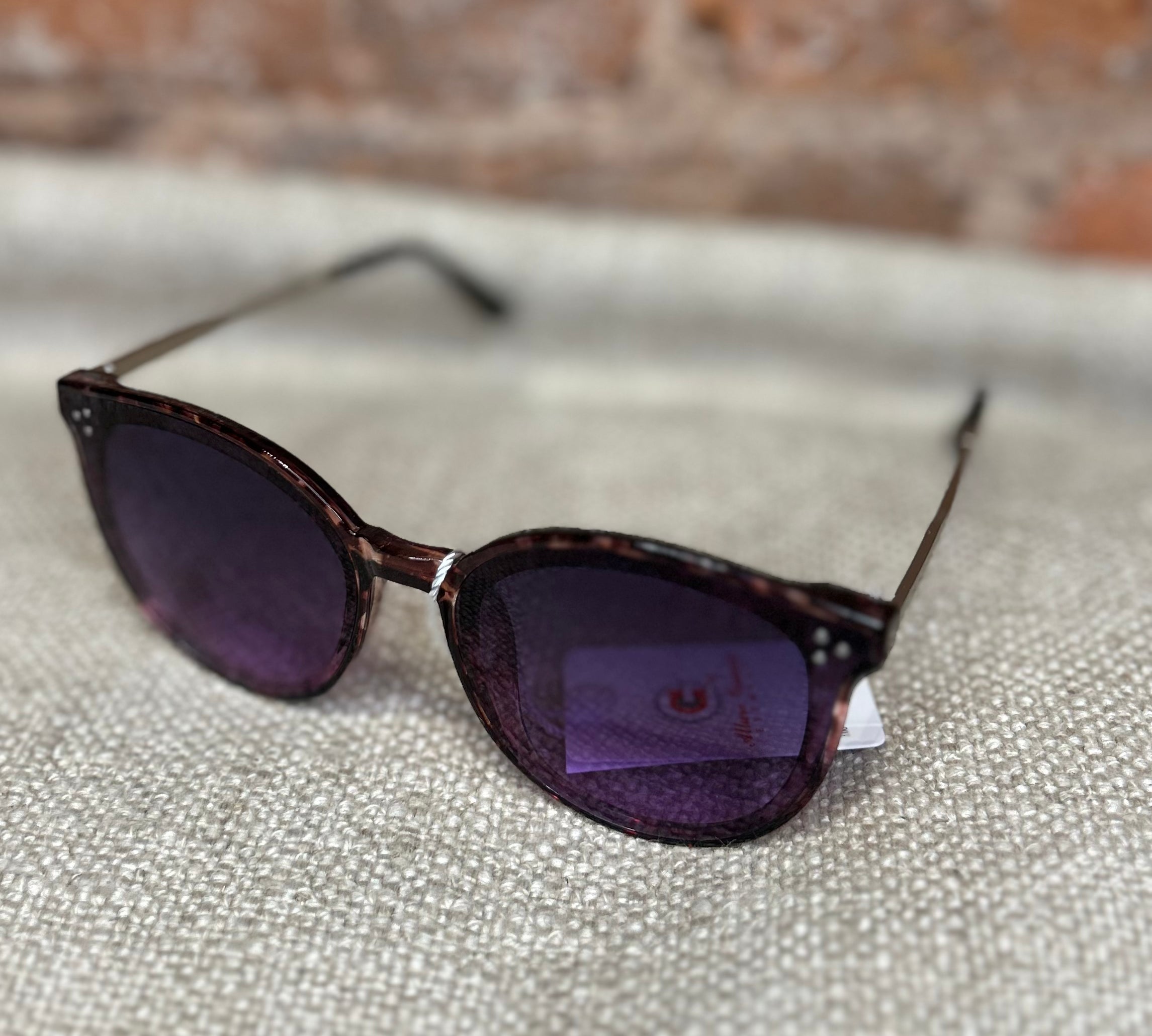 Round Shape Frame Sunglasses w/Metal Stem