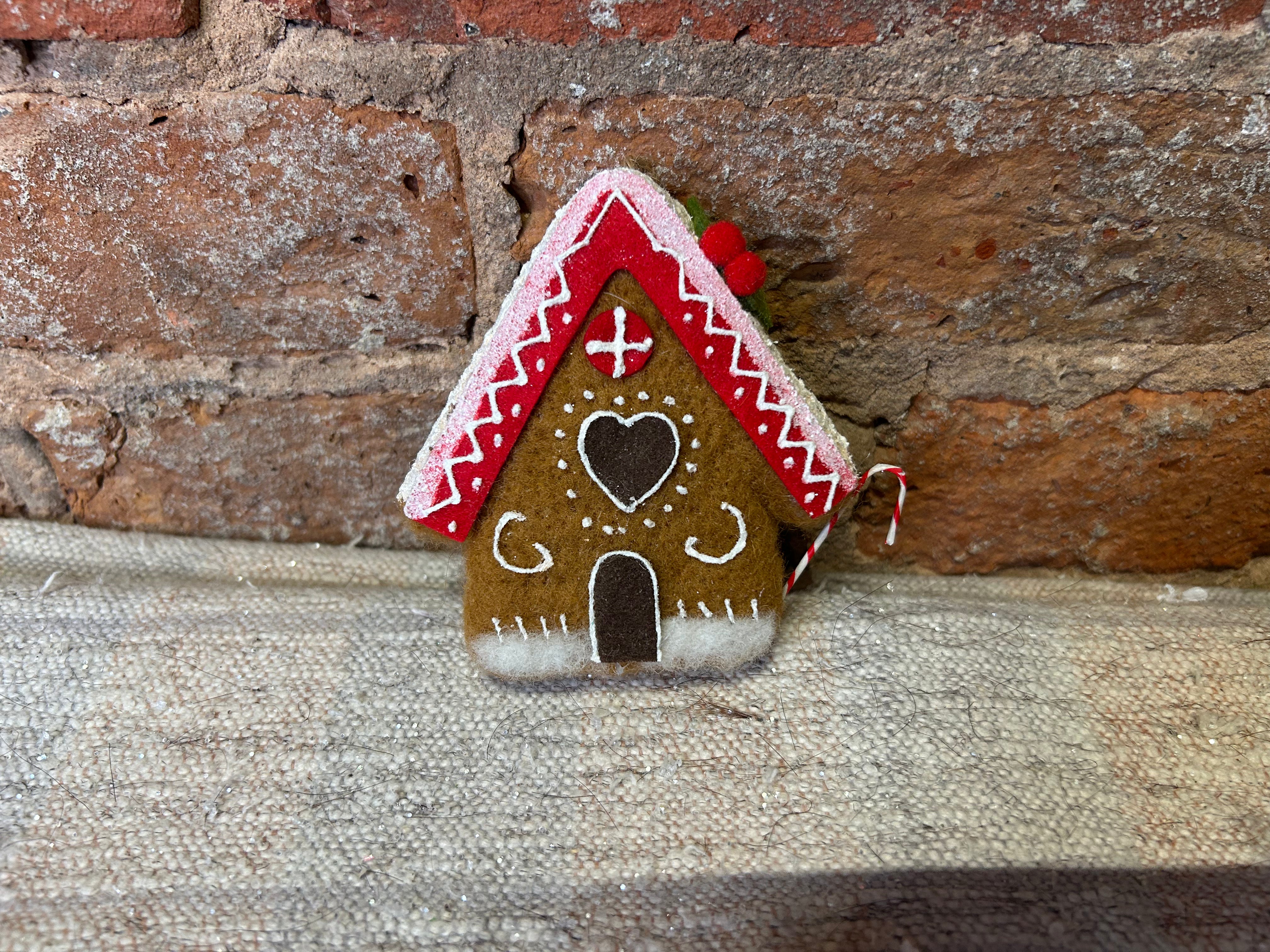Wool Gingerbread House w/ Red Orn 4.5”