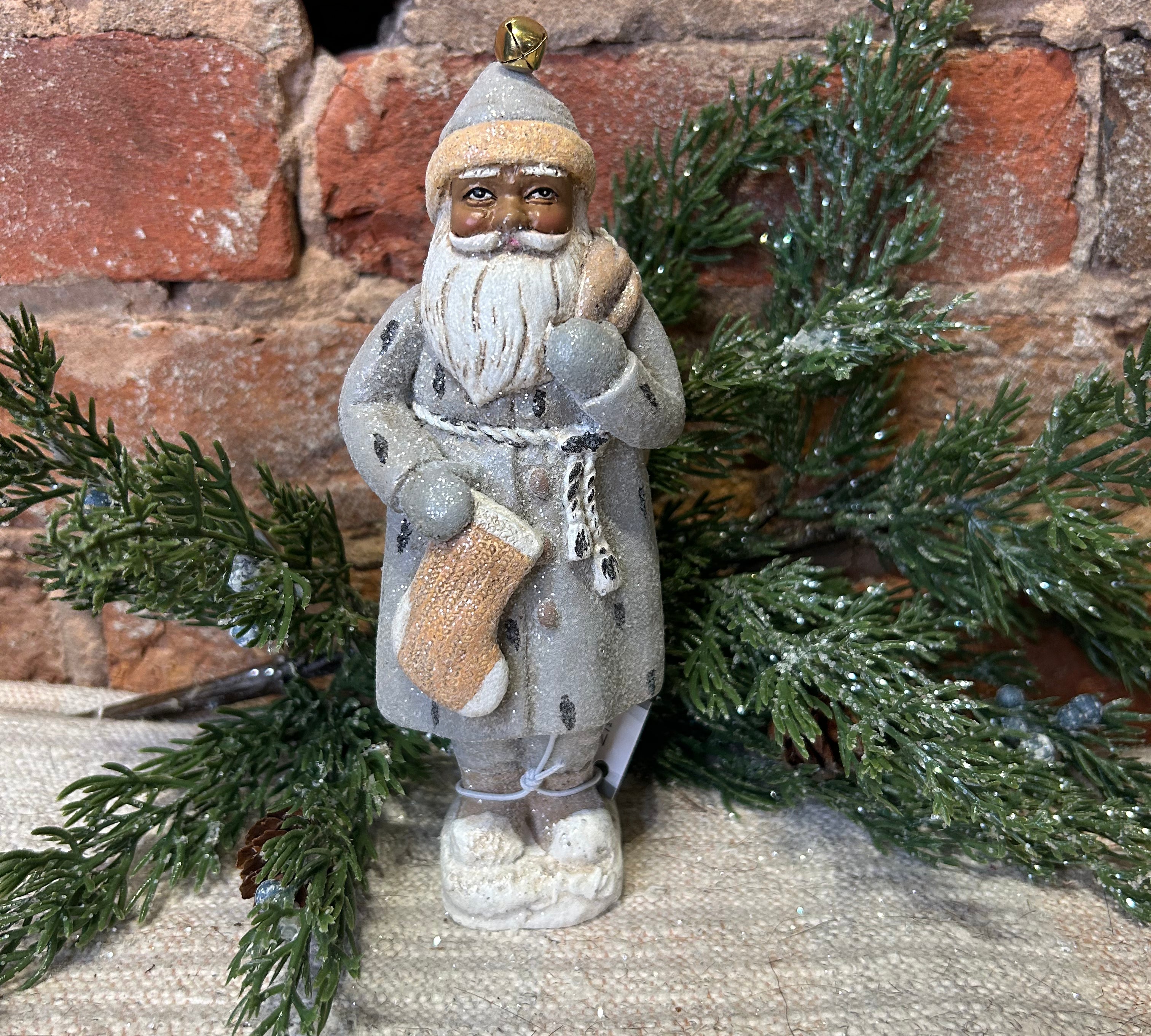 Grey Pulp Woodland Santa 7”