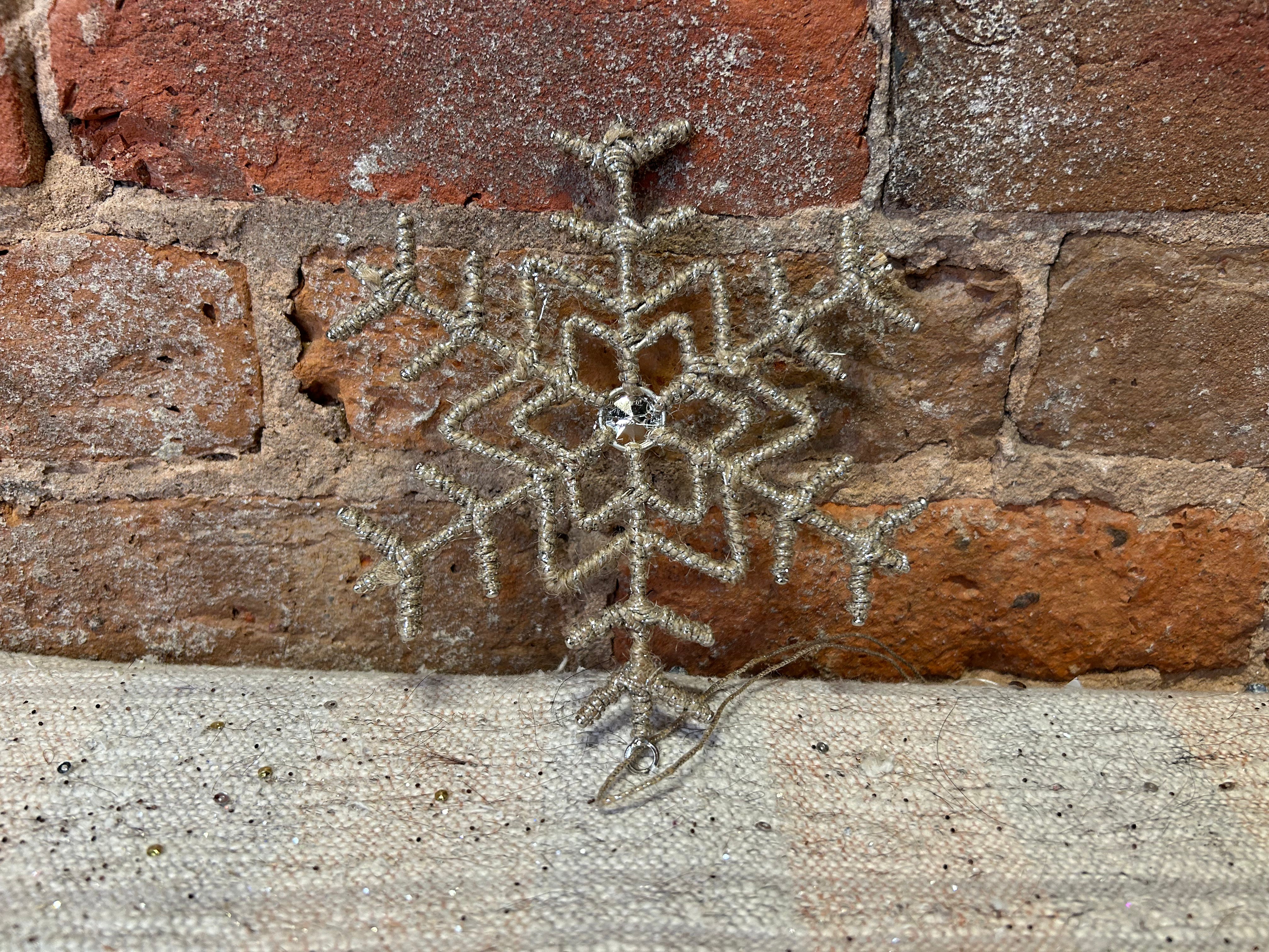 Jute Wrapped Snowflake w/Rhinestone 6”