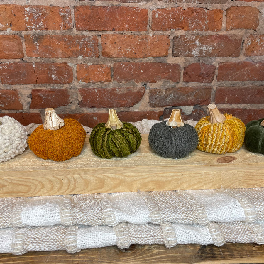 Boucle Velvet Pumpkin w/ Wood Stem 3.5x3”