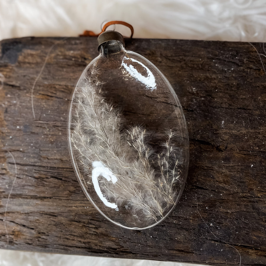 Clear Glass Orn w/ Dried Grasses 5..5”
